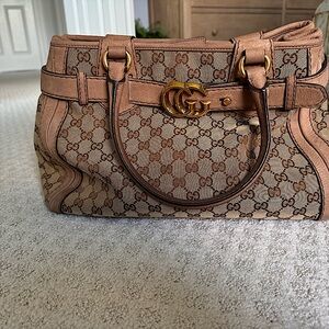 Gucci GG running tote